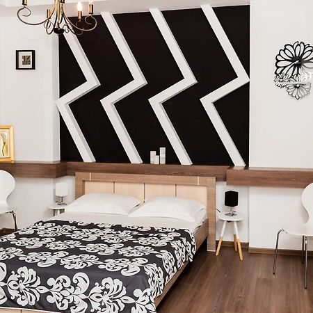 Apartments Zefir Lviv Extérieur photo
