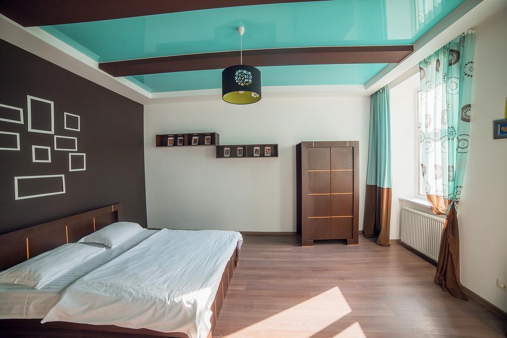 Apartments Zefir Lviv Extérieur photo