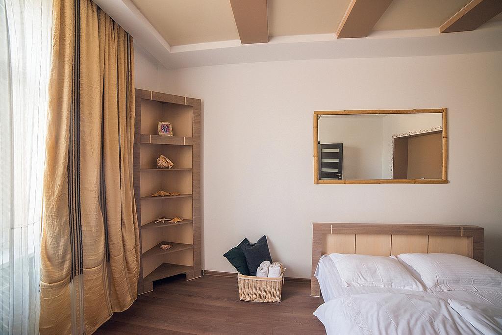 Apartments Zefir Lviv Extérieur photo