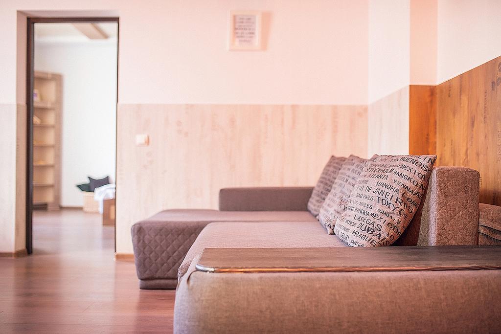 Apartments Zefir Lviv Extérieur photo