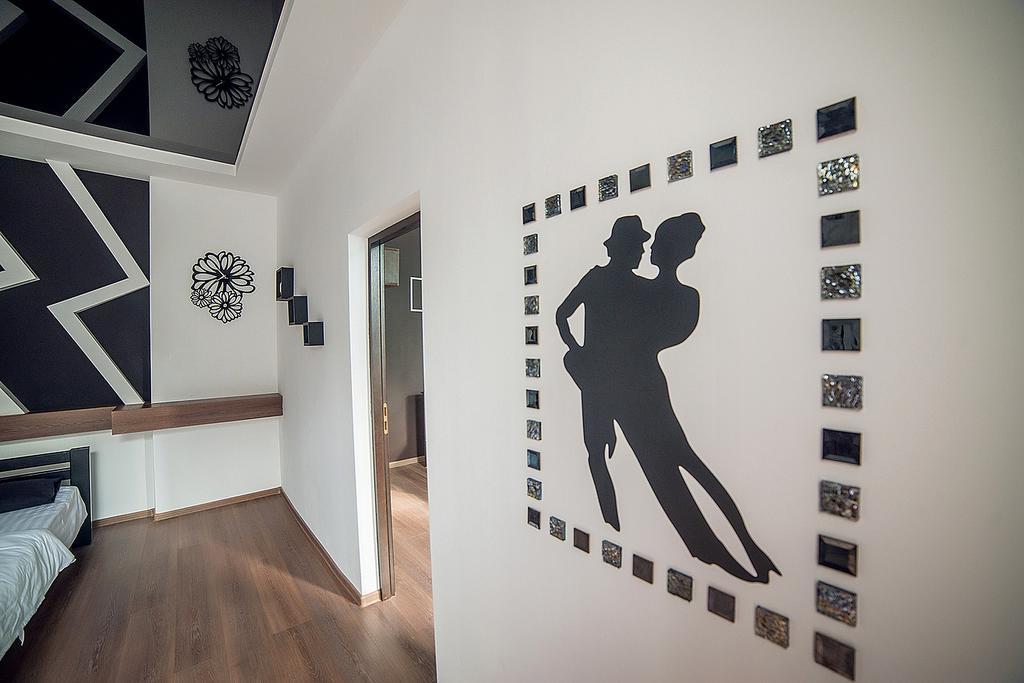 Apartments Zefir Lviv Extérieur photo