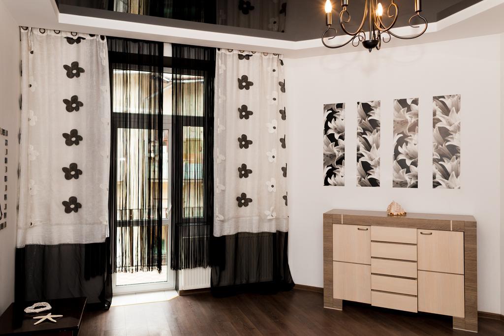 Apartments Zefir Lviv Extérieur photo