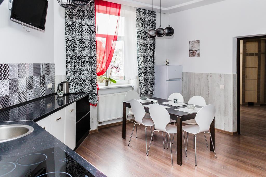 Apartments Zefir Lviv Extérieur photo