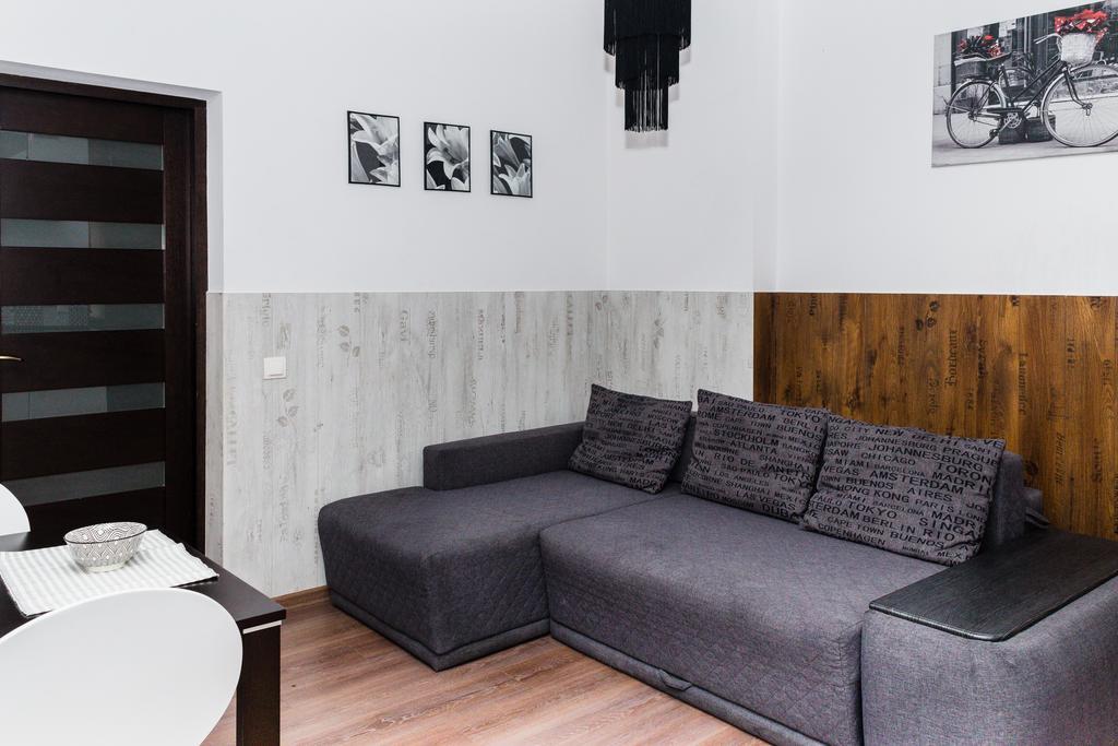 Apartments Zefir Lviv Extérieur photo