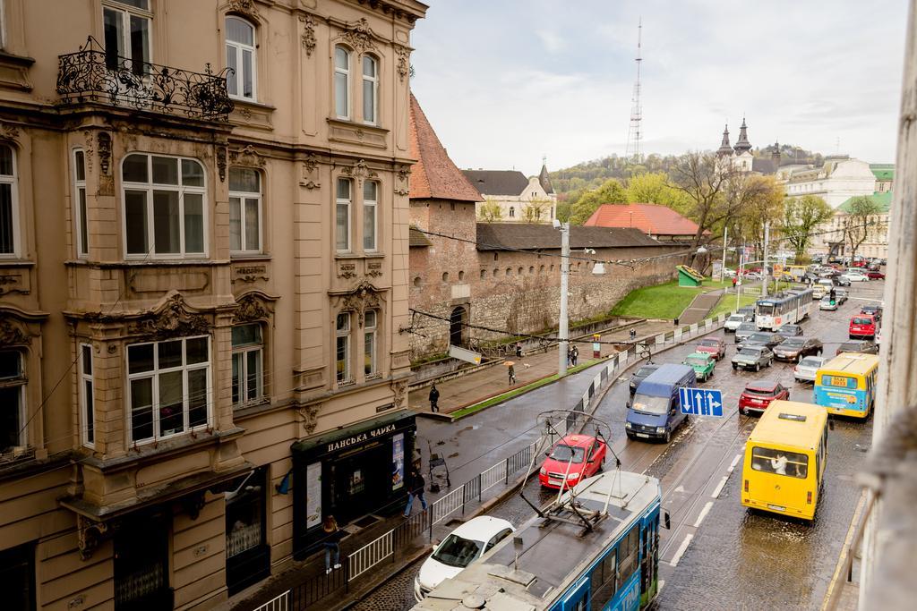 Apartments Zefir Lviv Extérieur photo